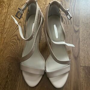 BCBGeneration cream sandals heels. Size 8M/38